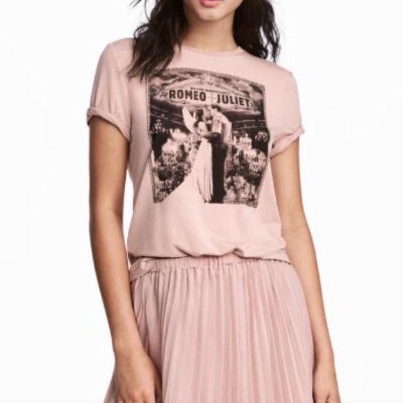 ISO H&M Romeo + Juliet shirt - Picture 2 of 2